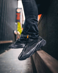 Adidas Yeezy Boost Boost 700 V2 Vanta